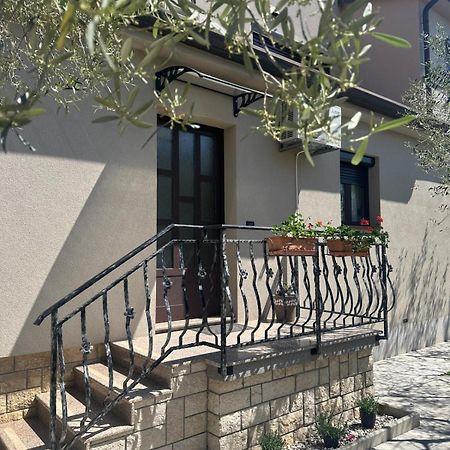 Apartment Nina With Private Pool Nova Vas  Exterior photo