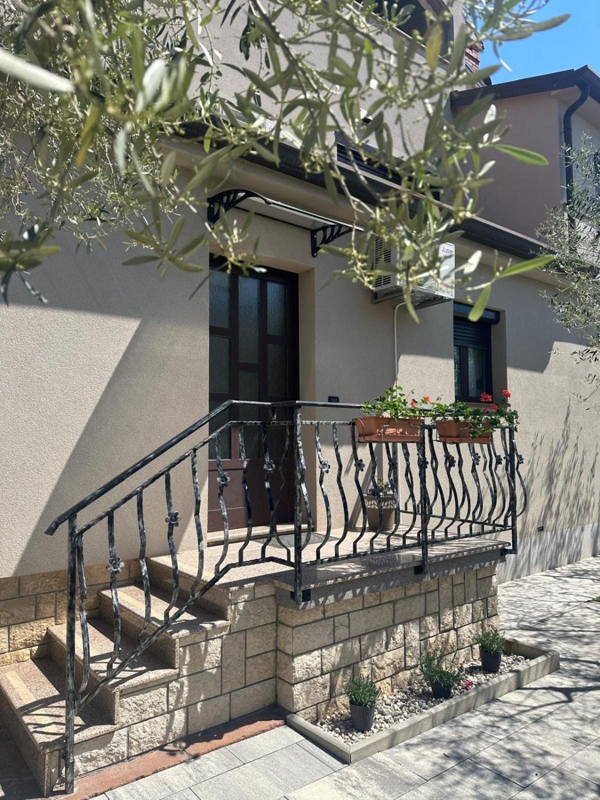 Apartment Nina With Private Pool Nova Vas  Exterior photo